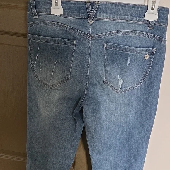 Democracy Women's Light Blue Skinny Jeans - Picture 4 of 4